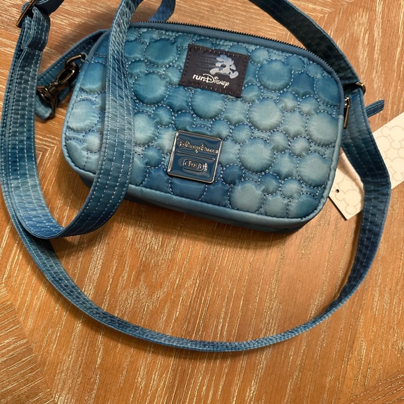 RunDisney Lug crossbody new - Picture 5 of 5